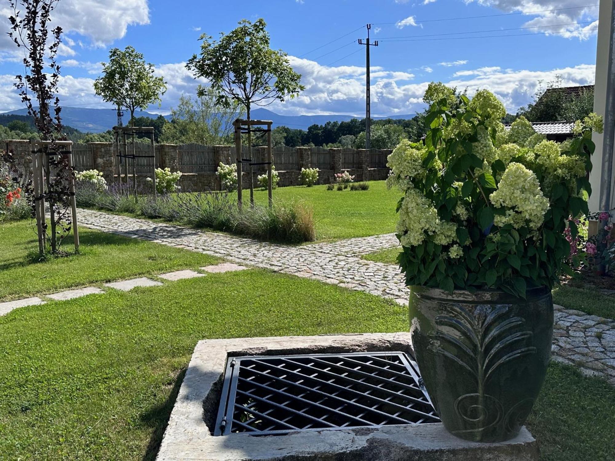 Dworek Wojanow Exteriör bild